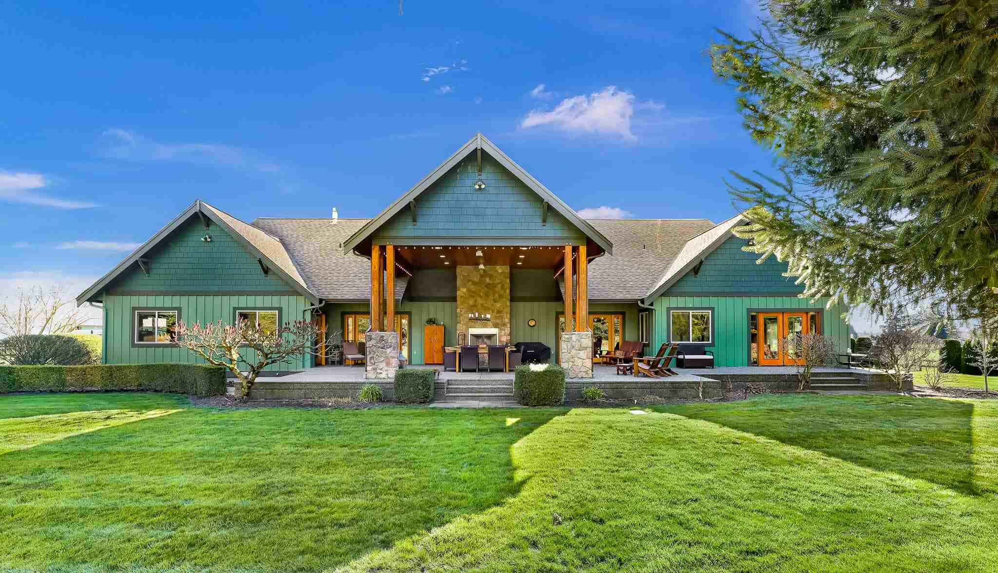 The Effect of Excellent Exterior Photos on the Success of Real Estate